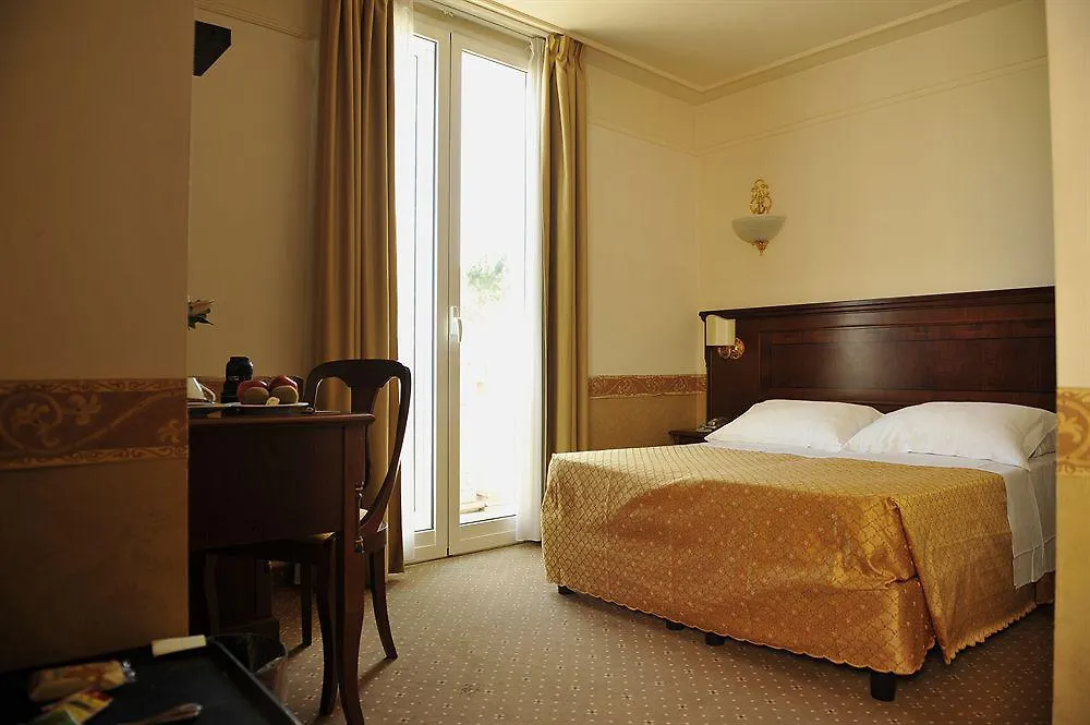 Aurelius Art Gallery Hotel Rome 3*,